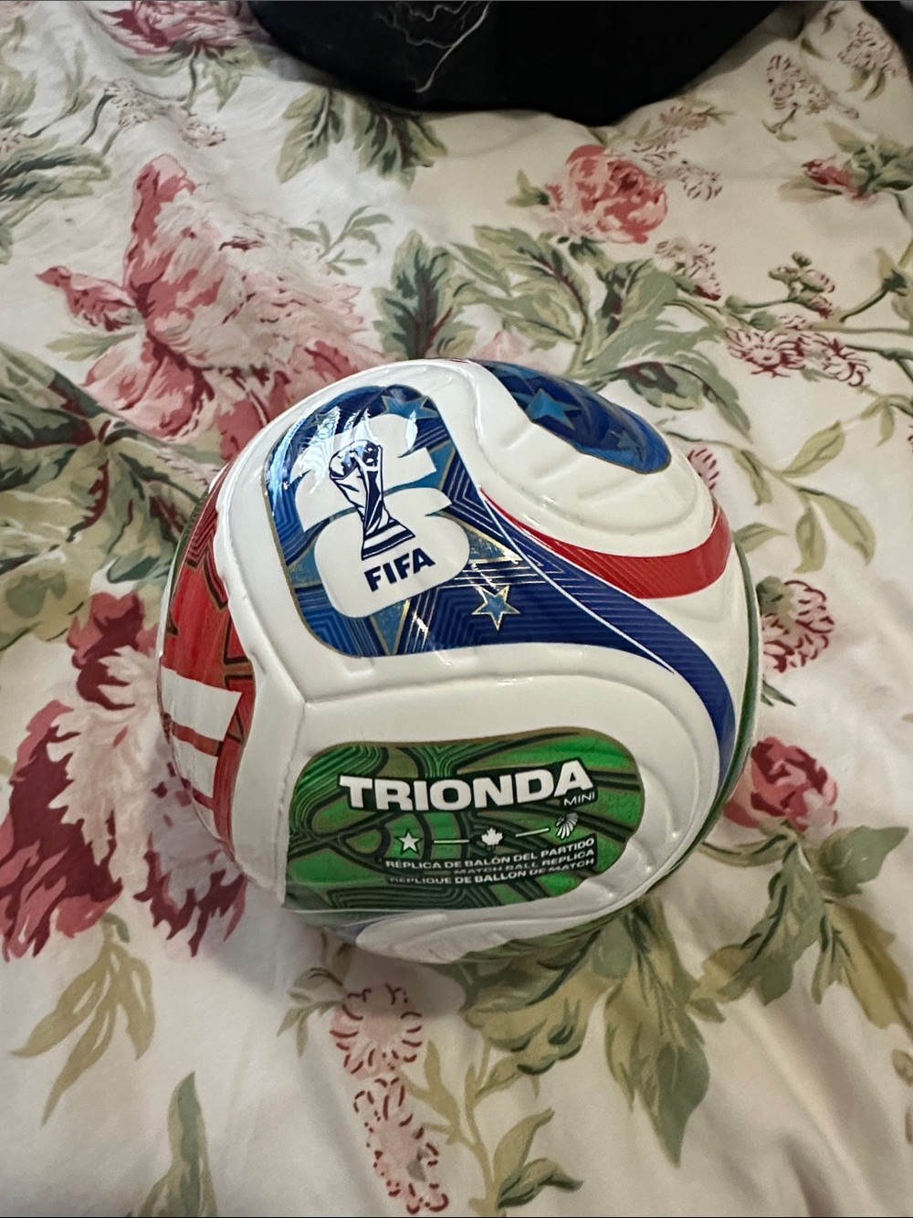 TRIONDA Kids Soccer Ball - White, Blue, Red, Green Color